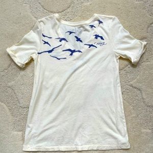 EUC Roxy shirt w birds XS